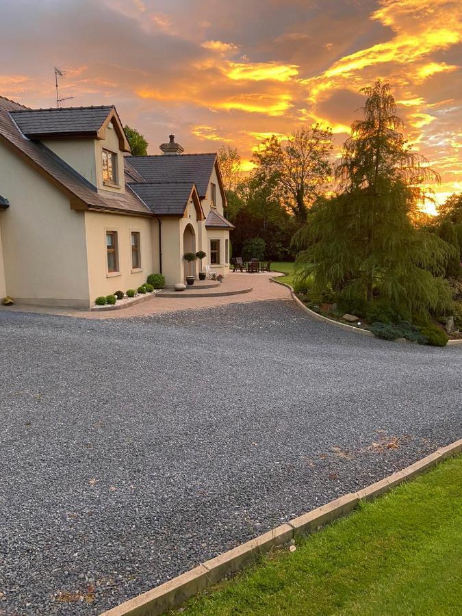 Corness House B&B มันนาฮัน ภายนอก รูปภาพ